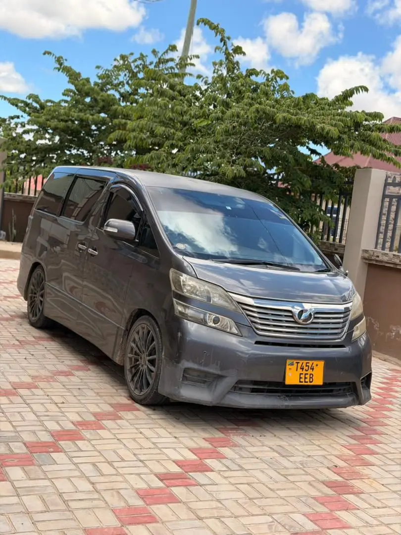 Toyota Vellfire Grey thumbnail 5