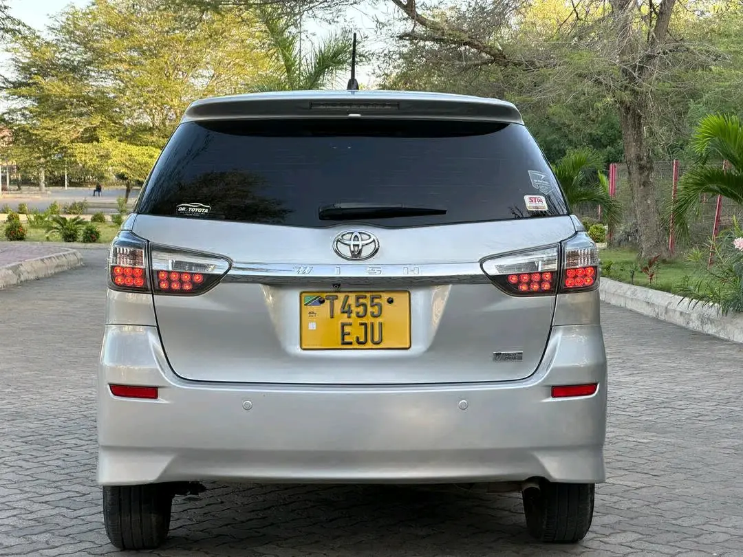 Toyota Wish 2014 Silver thumbnail 6