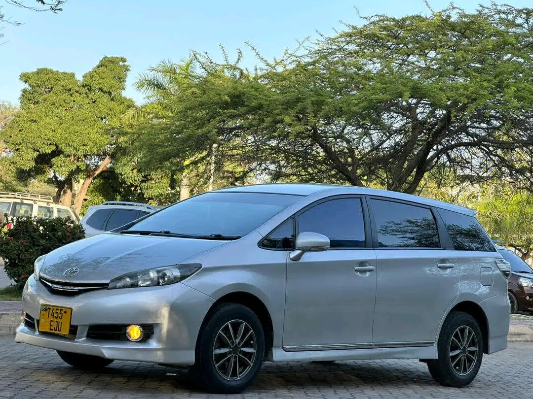 Toyota Wish 2014 Silver thumbnail 7