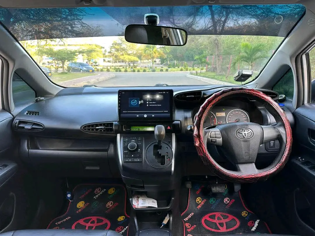 Toyota Wish 2014 Silver thumbnail 9
