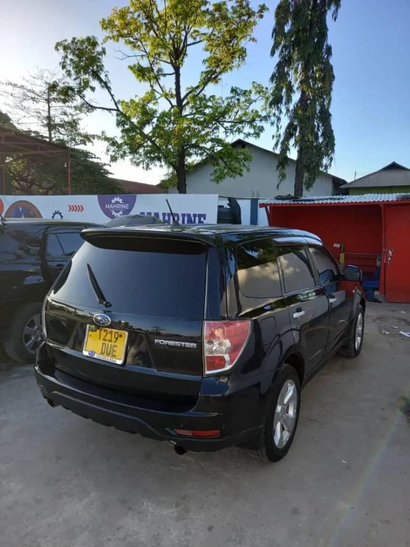 Subaru Forester XT Black 1990 CC (Reg DUE) thumbnail 2