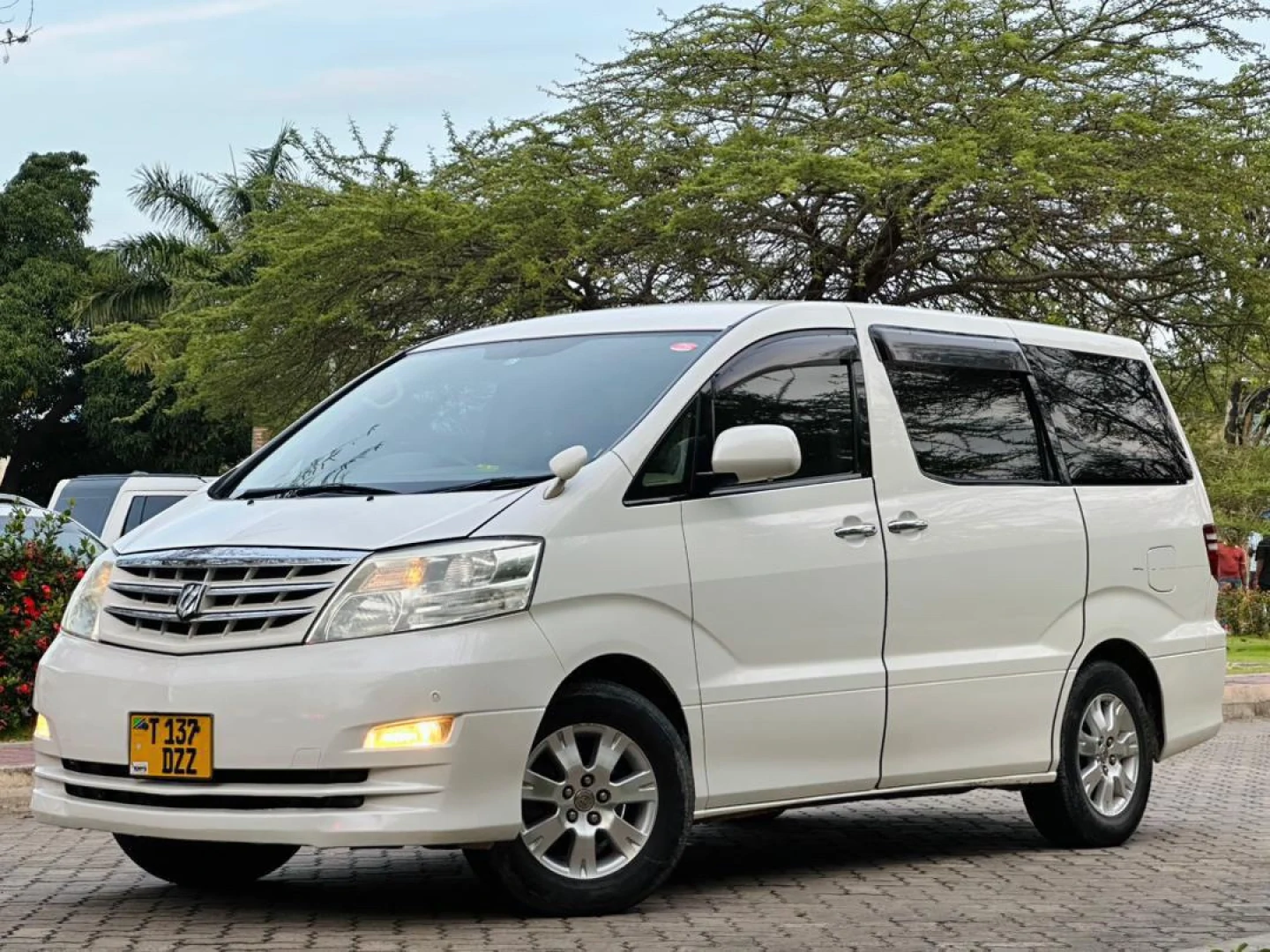 Toyota Alphard DZZ 2006 Automatic thumbnail 2