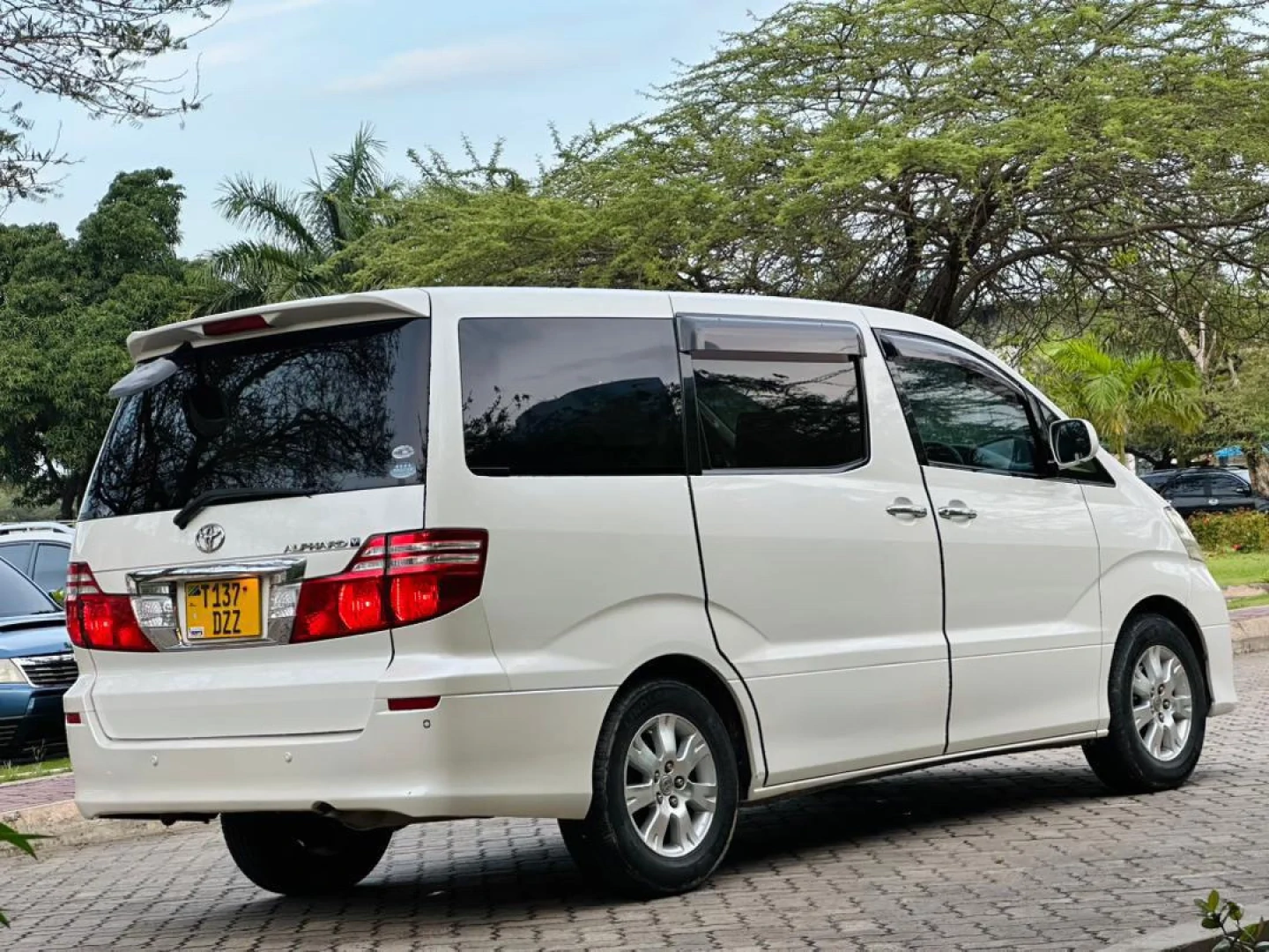 Toyota Alphard DZZ 2006 Automatic thumbnail 3