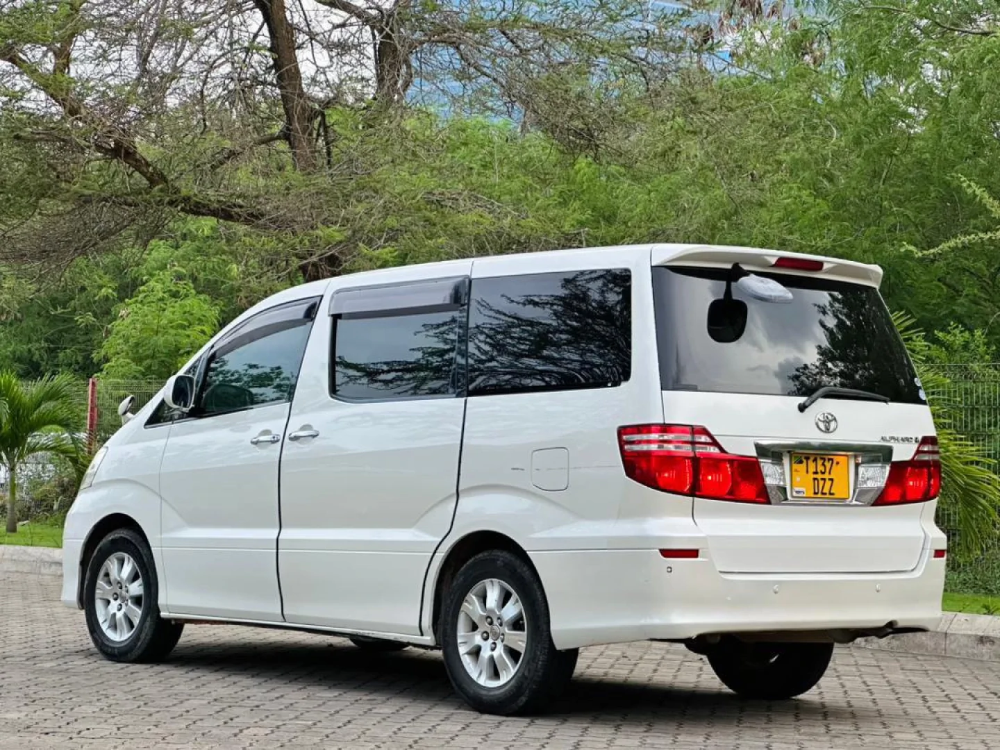 Toyota Alphard DZZ 2006 Automatic thumbnail 5