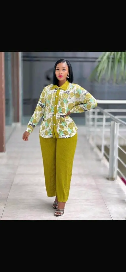 Women's Floral Blouse & Pleated Trousers Set