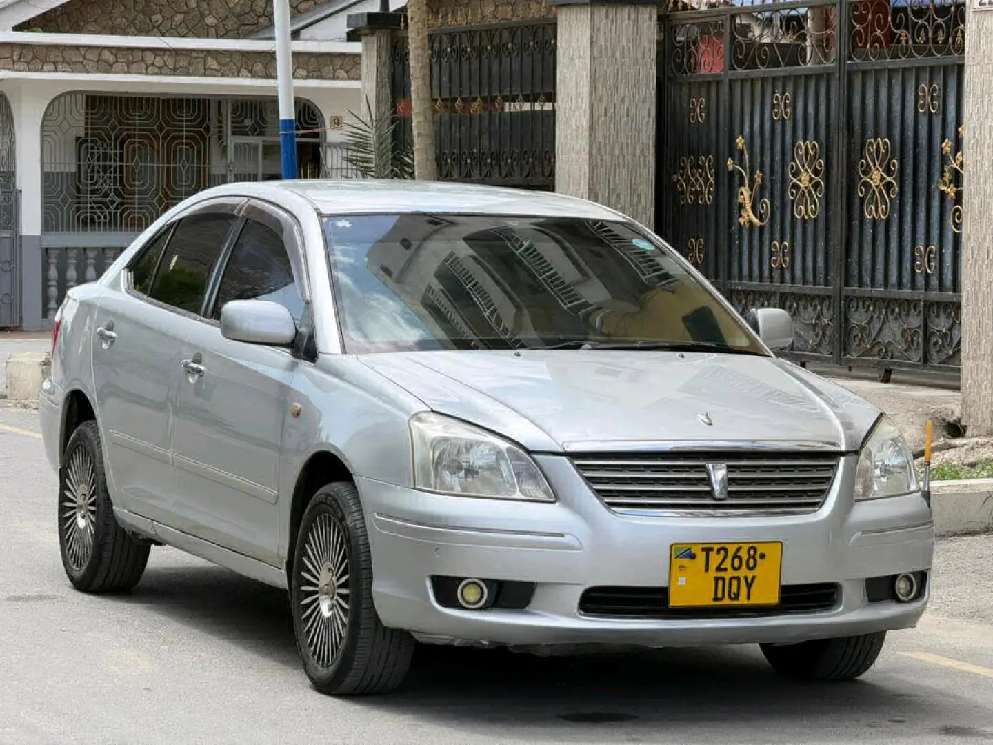 Toyota Premio F 2002 Silver thumbnail 2