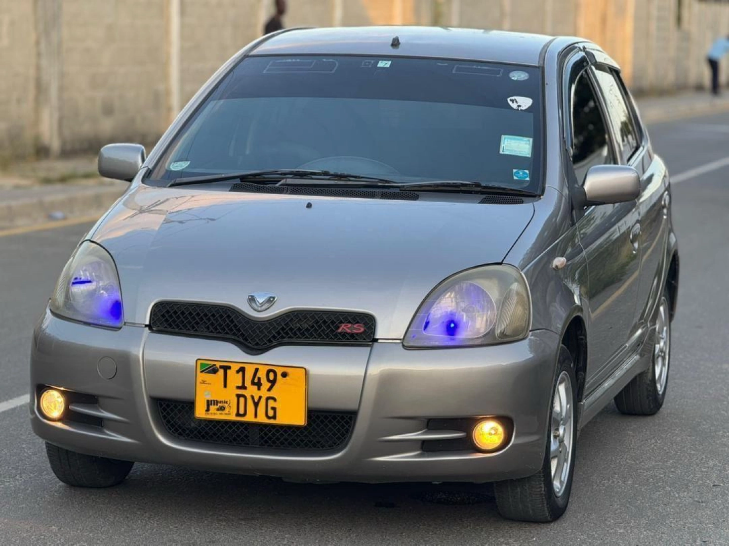 Toyota Vitz RS 2002 (1290cc) Mint Condition thumbnail 2