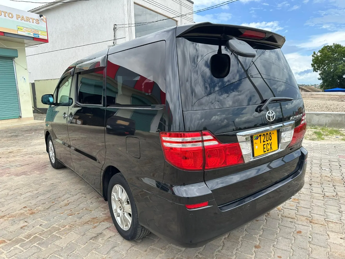 Toyota Alphard Minivan 2360cc thumbnail 2