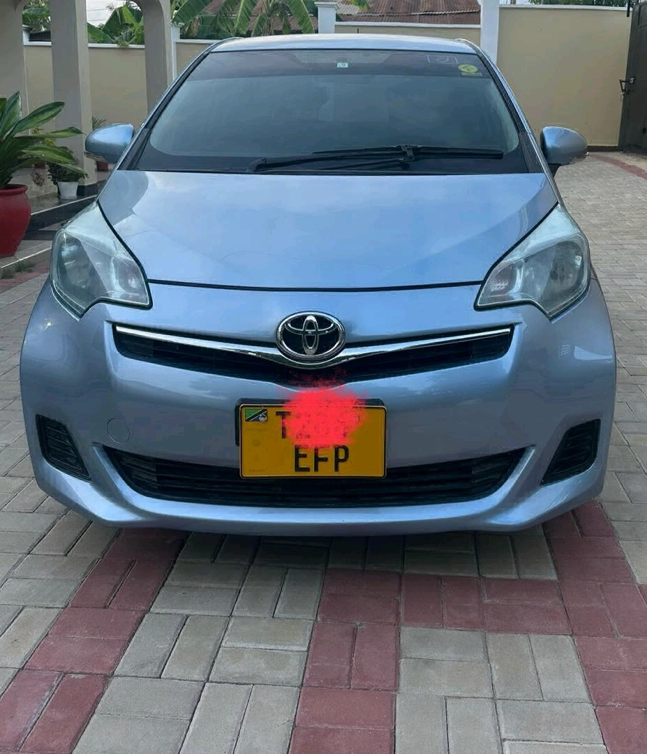 Light Blue Toyota Ractis/Verso S Hatchback