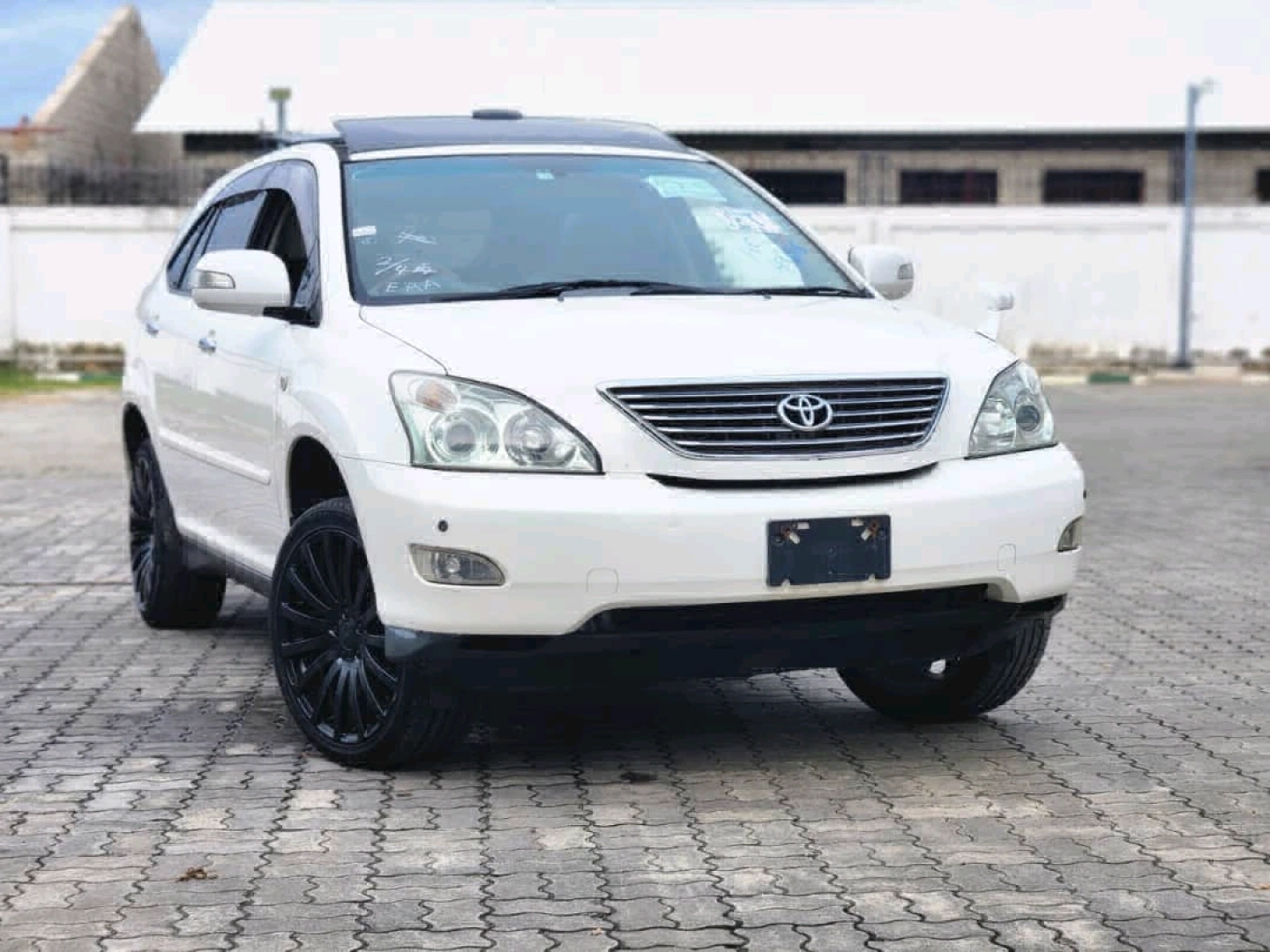 Toyota Harrier 2005 Pearl White SUV