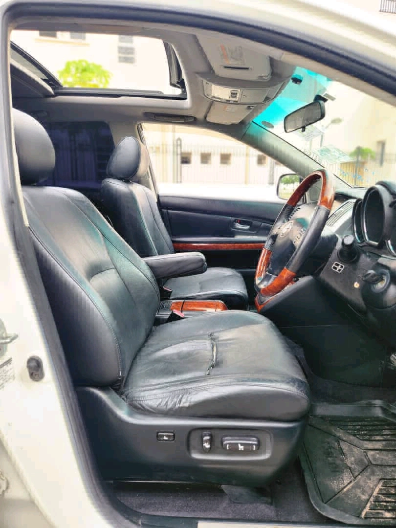 Toyota Harrier 2005 Pearl White SUV thumbnail 6