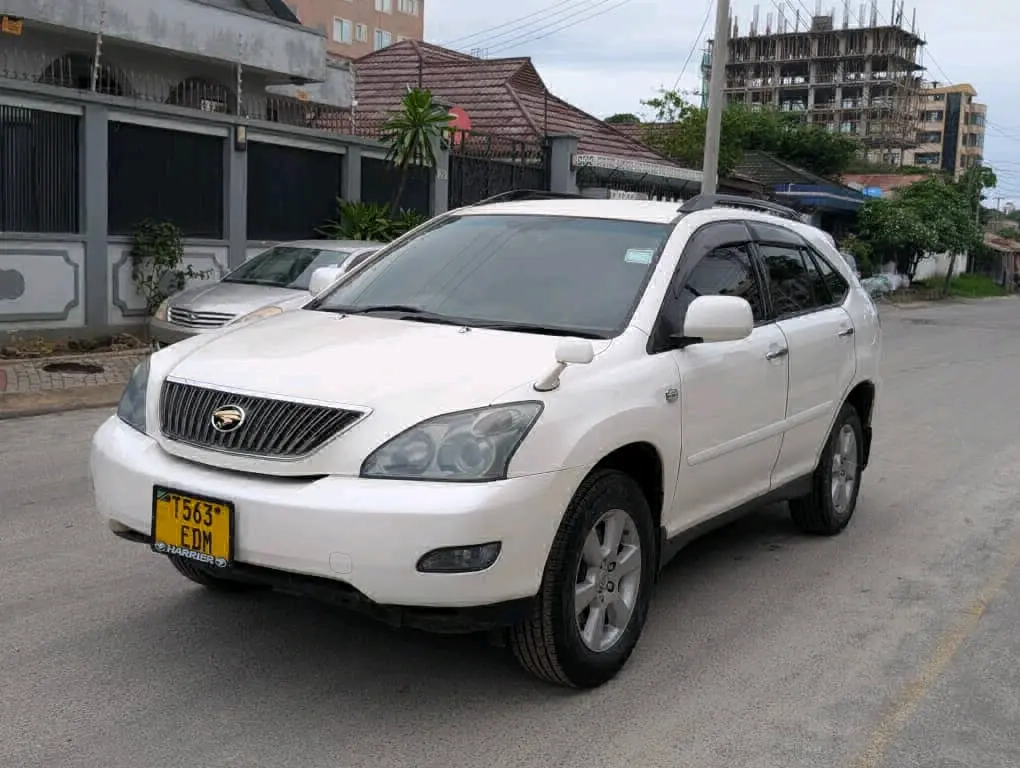 Toyota Harrier 2005 (EDM) thumbnail 2