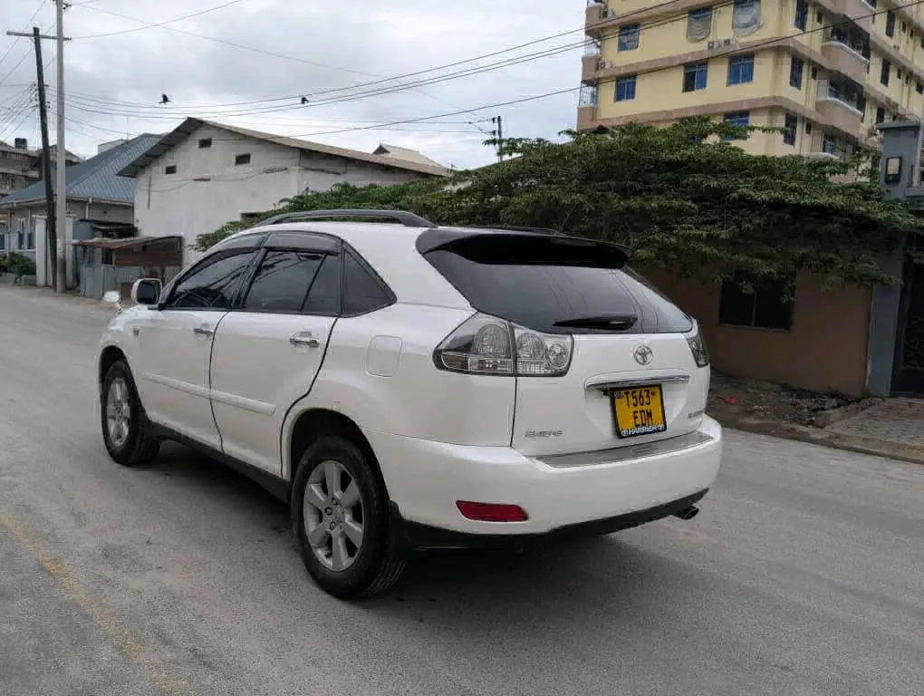 Toyota Harrier 2005 (EDM) thumbnail 3