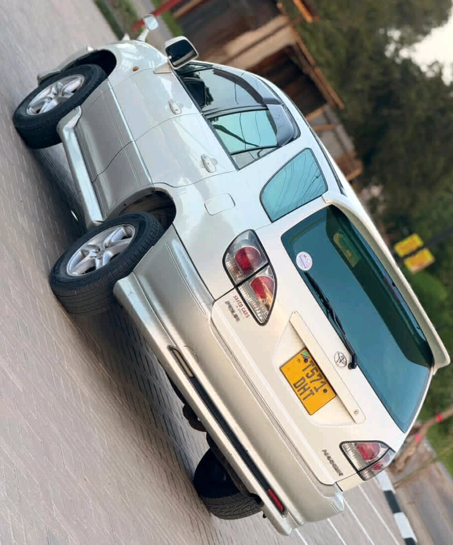 Toyota Harrier Old Model DHT thumbnail 4