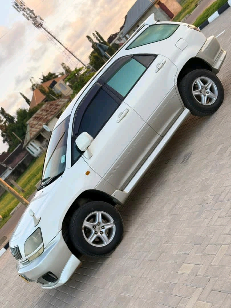 Toyota Harrier Old Model DHT thumbnail 5