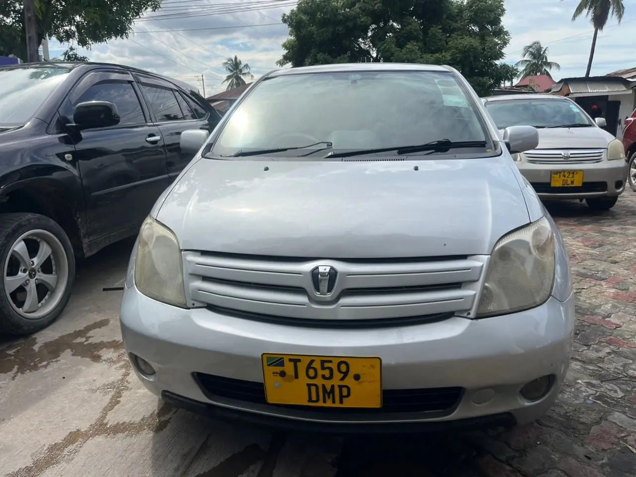 Toyota Ist 2005 Silver (DMP)