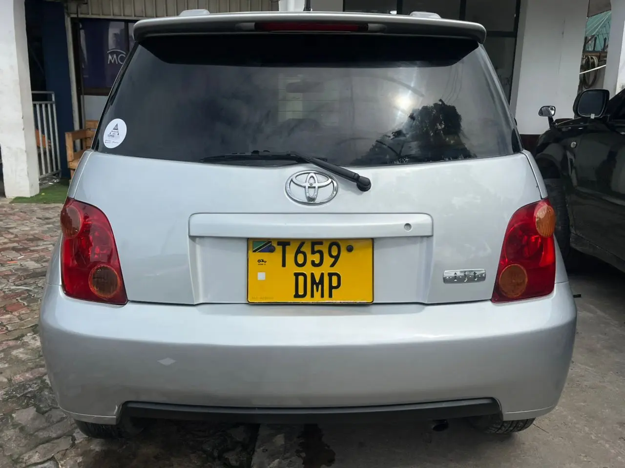 Toyota Ist 2005 Silver (DMP) thumbnail 4