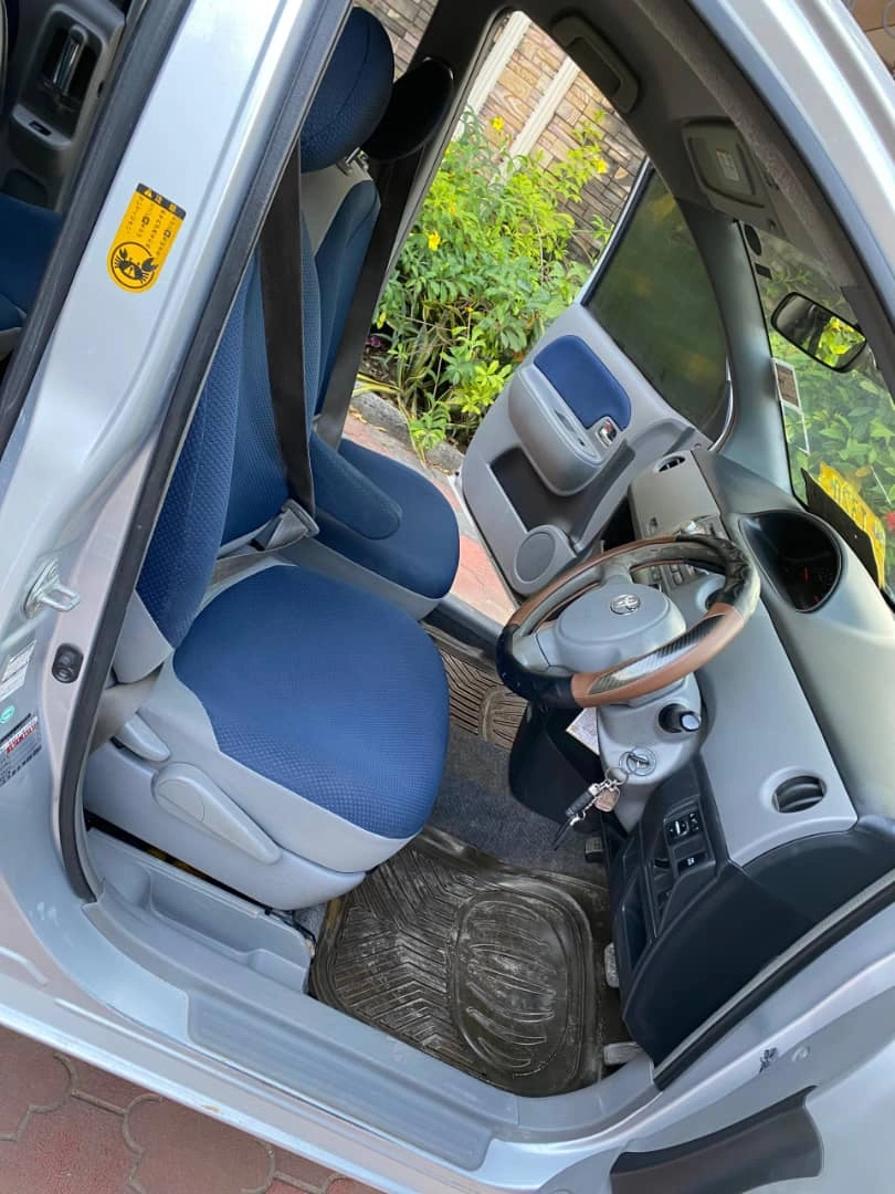 Toyota Sienta DXB REG 2004 Minivan thumbnail 5