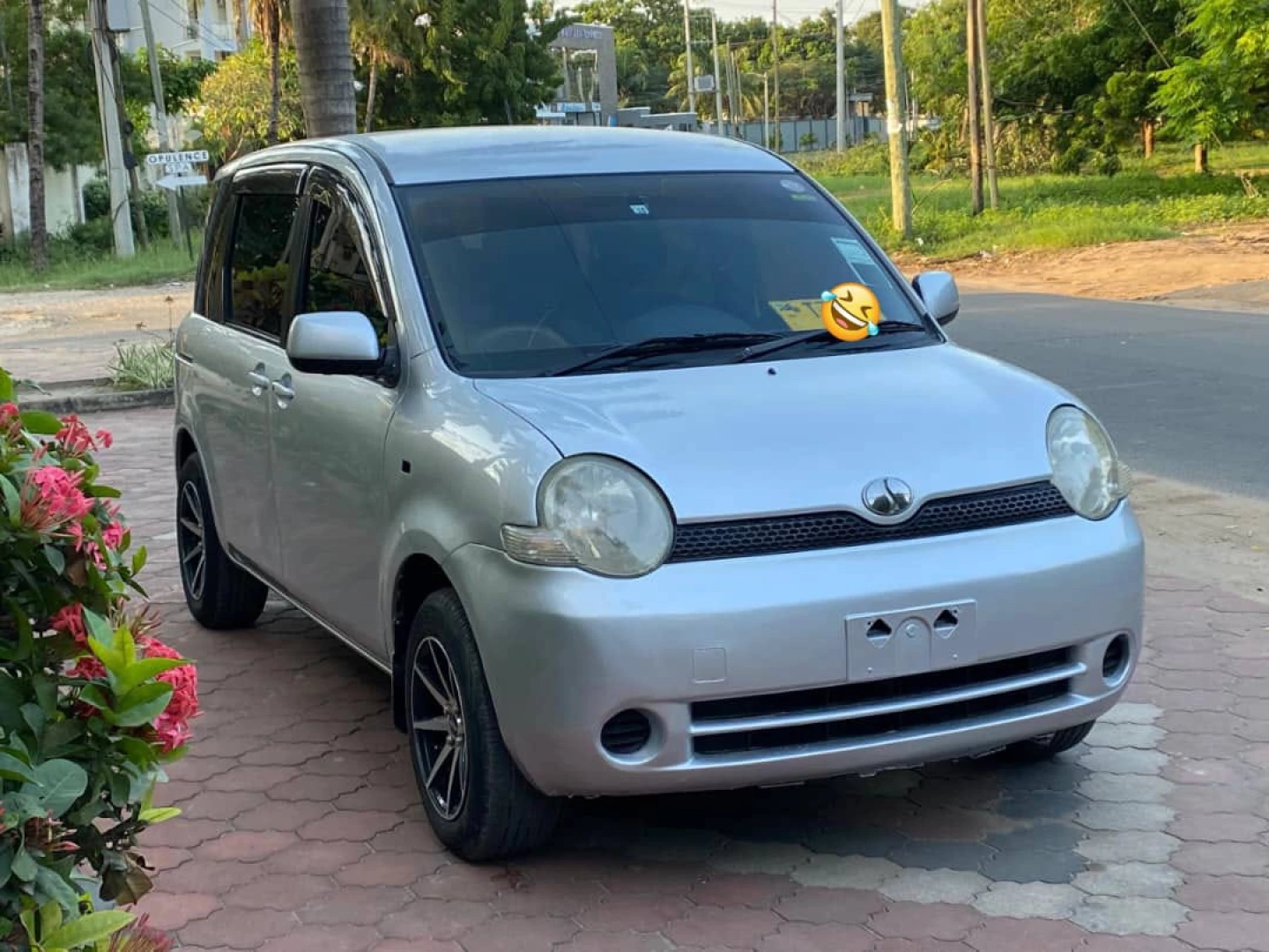 Toyota Sienta DXB REG 2004 Minivan thumbnail 6