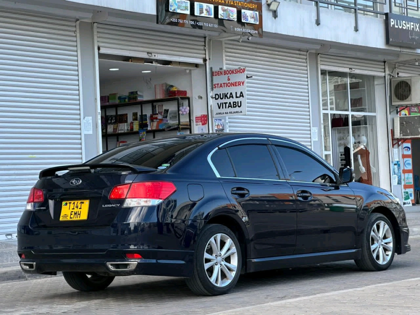 Black 2012 Subaru Legacy Sedan 2490cc (Reg EMH) thumbnail 3