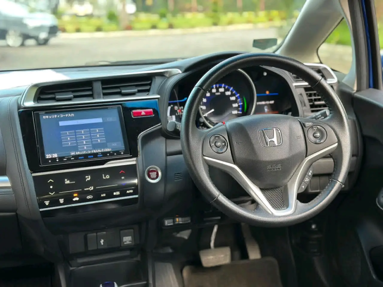 2013 Honda Fit Hybrid thumbnail 3