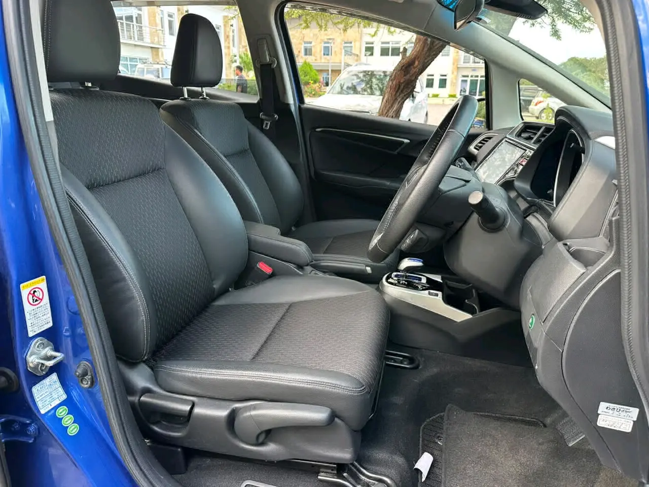 2013 Honda Fit Hybrid thumbnail 5