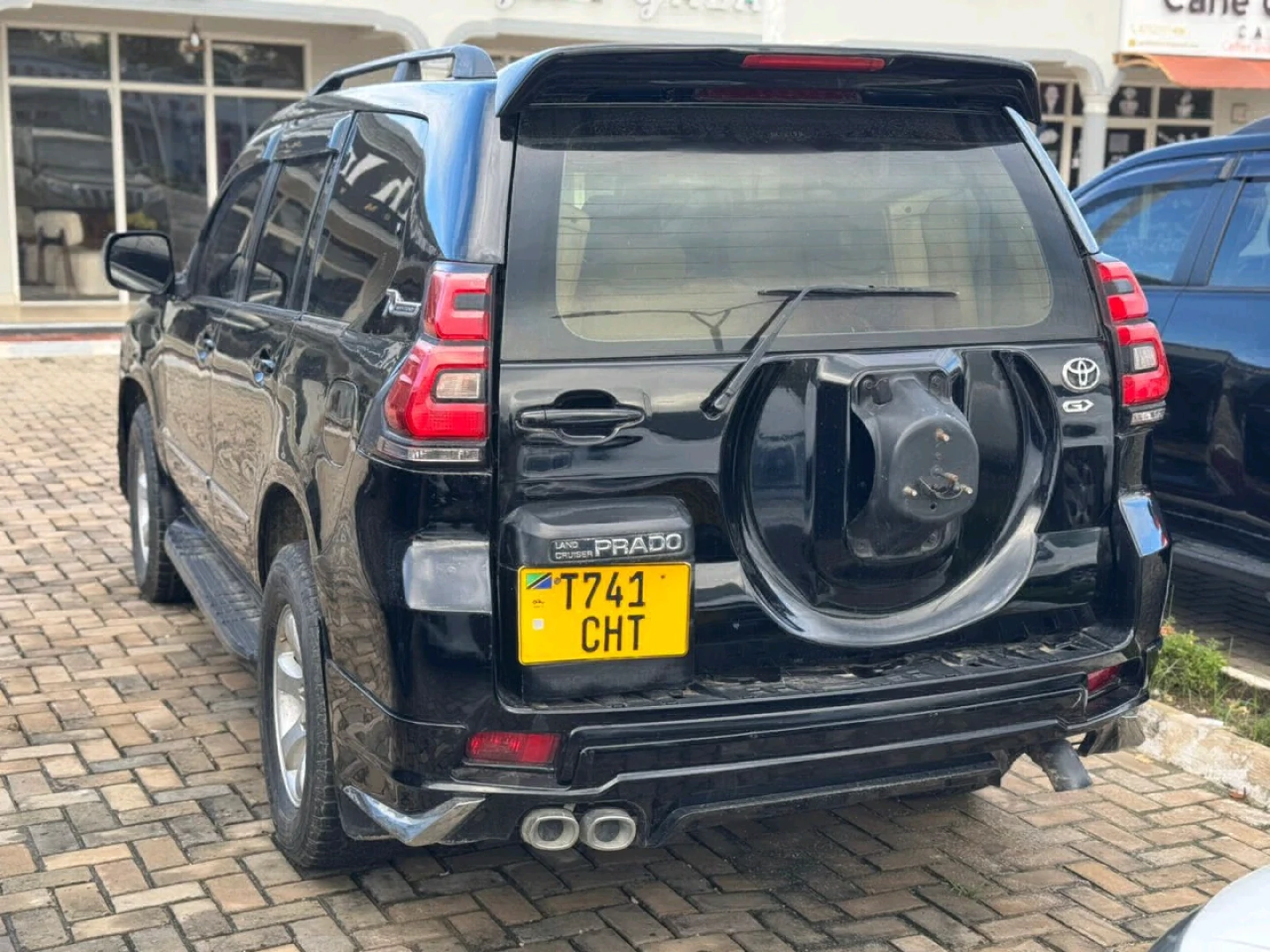 Toyota Prado 120 Upgraded to 150 (Black, Diesel) thumbnail 4