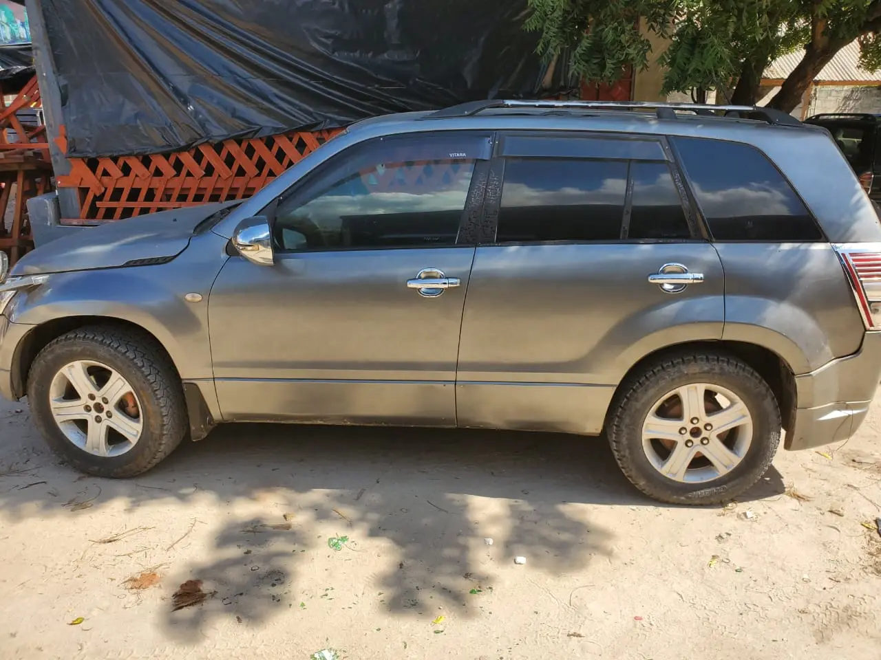 Suzuki Escudo (Vitara) SUV thumbnail 9