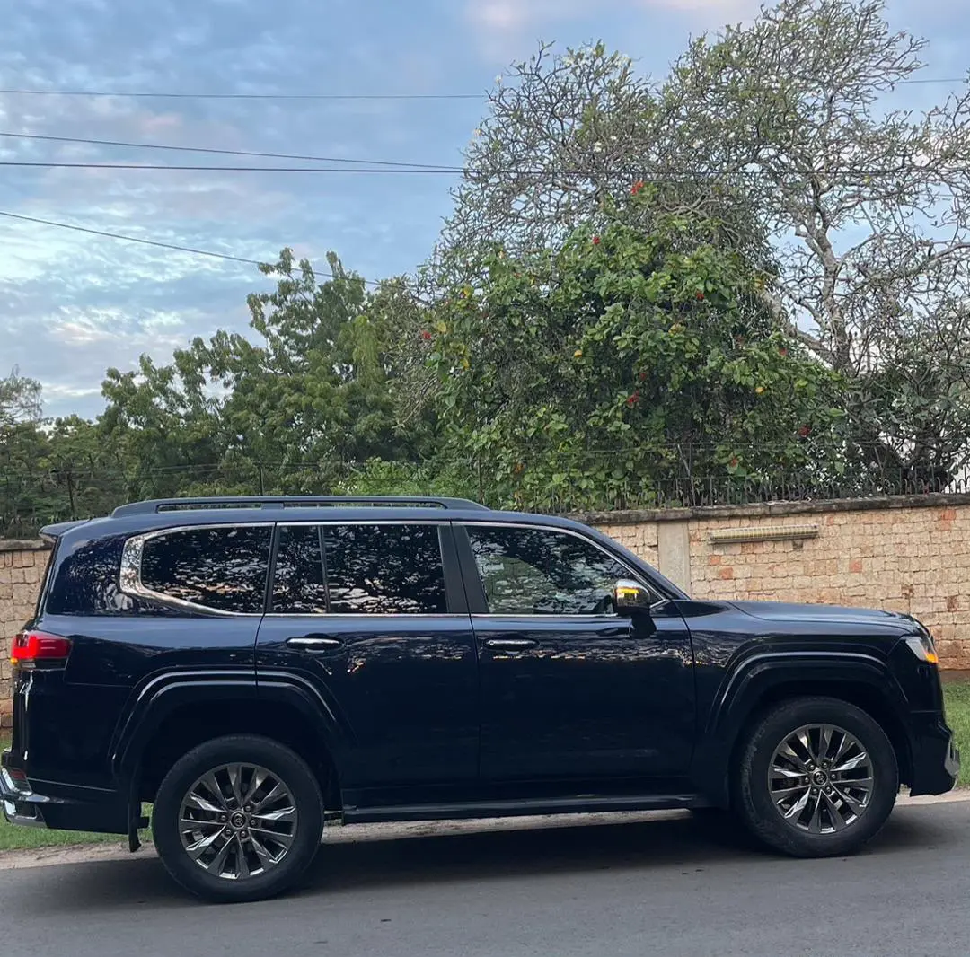 2023 Toyota Land Cruiser ZX 3.3L Diesel thumbnail 7
