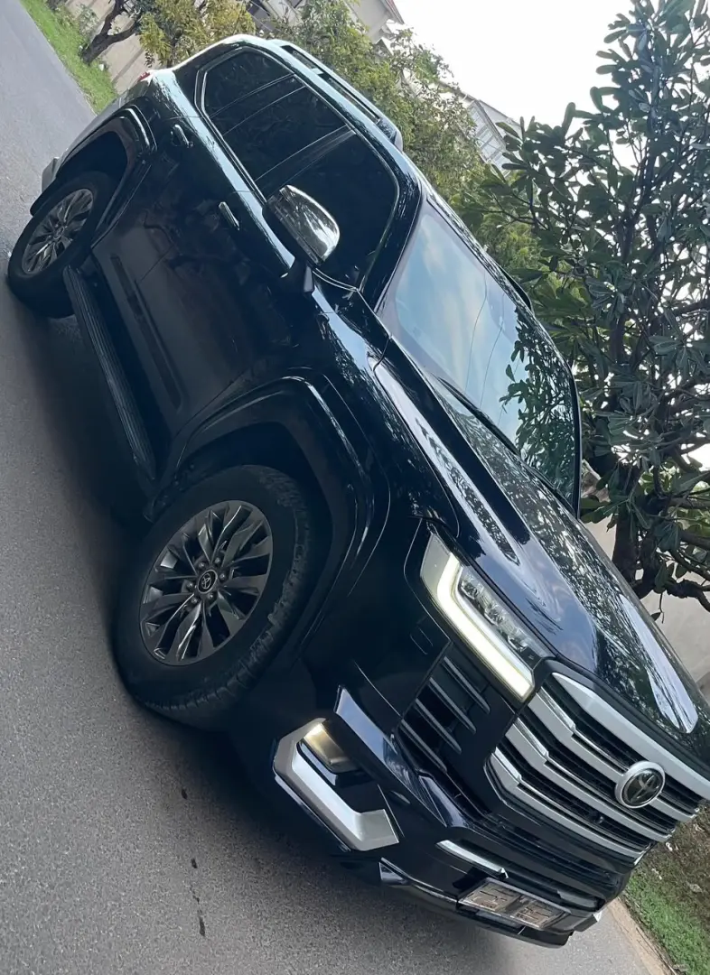 2023 Toyota Land Cruiser ZX 3.3L Diesel thumbnail 8
