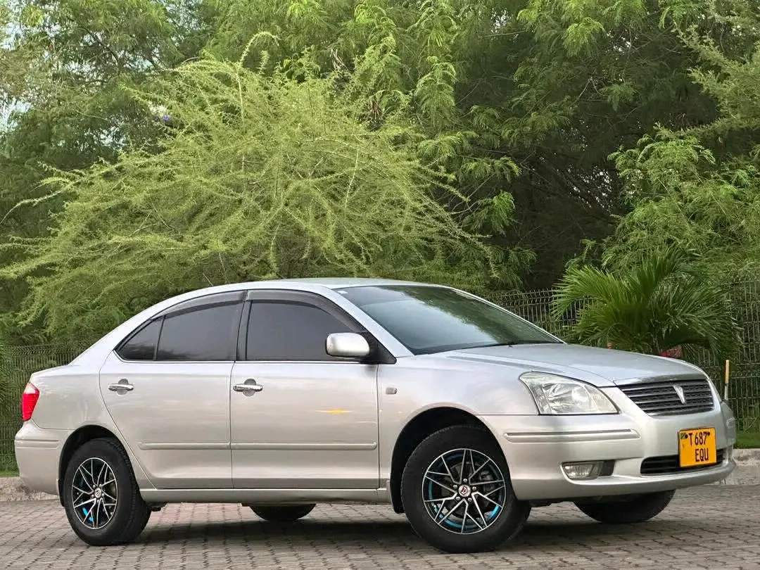 Silver Toyota Premio thumbnail 5