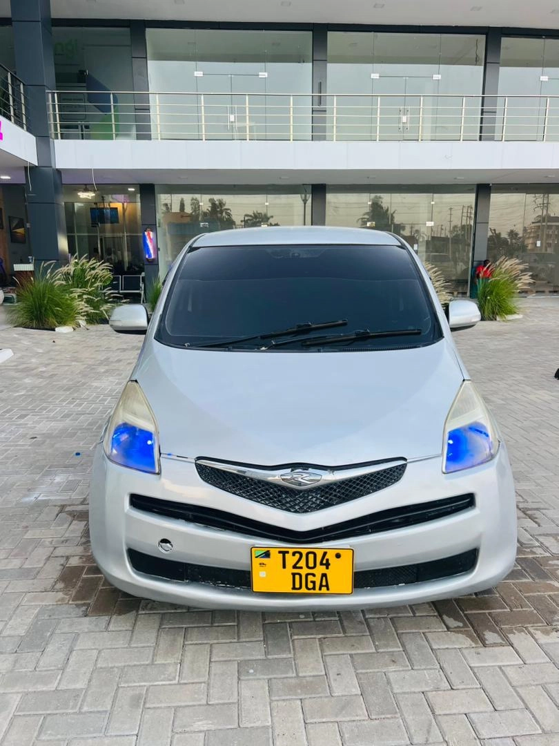 Used Silver Toyota Ractis Hatchback 1490cc