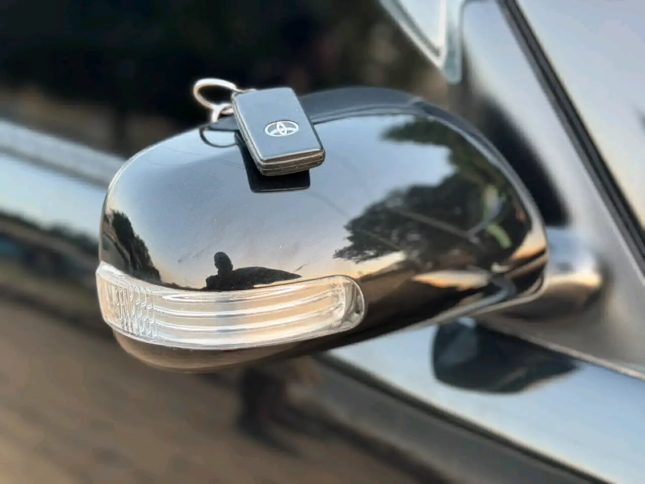 Toyota Rumion - Black thumbnail 3