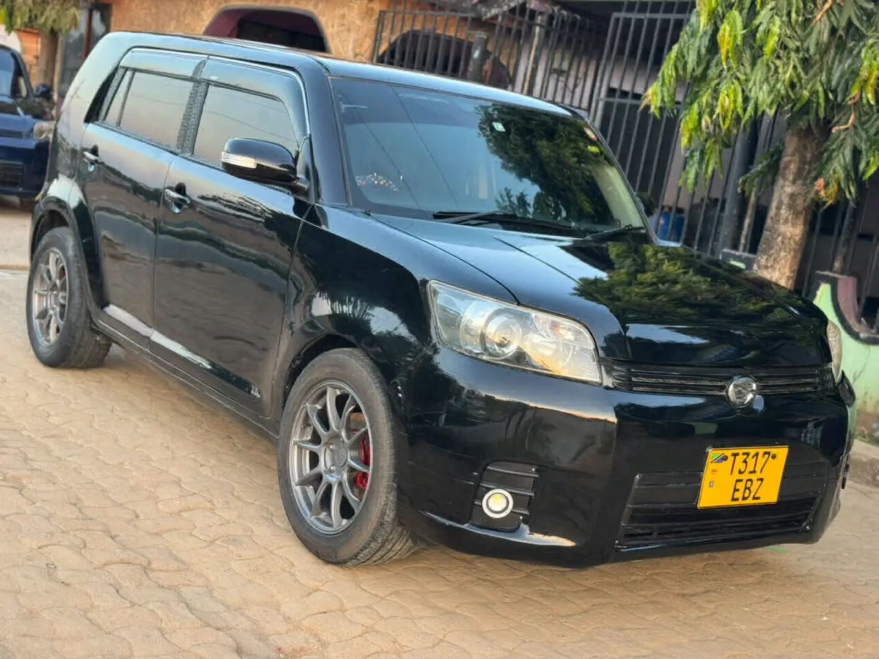 Toyota Rumion - Black thumbnail 4