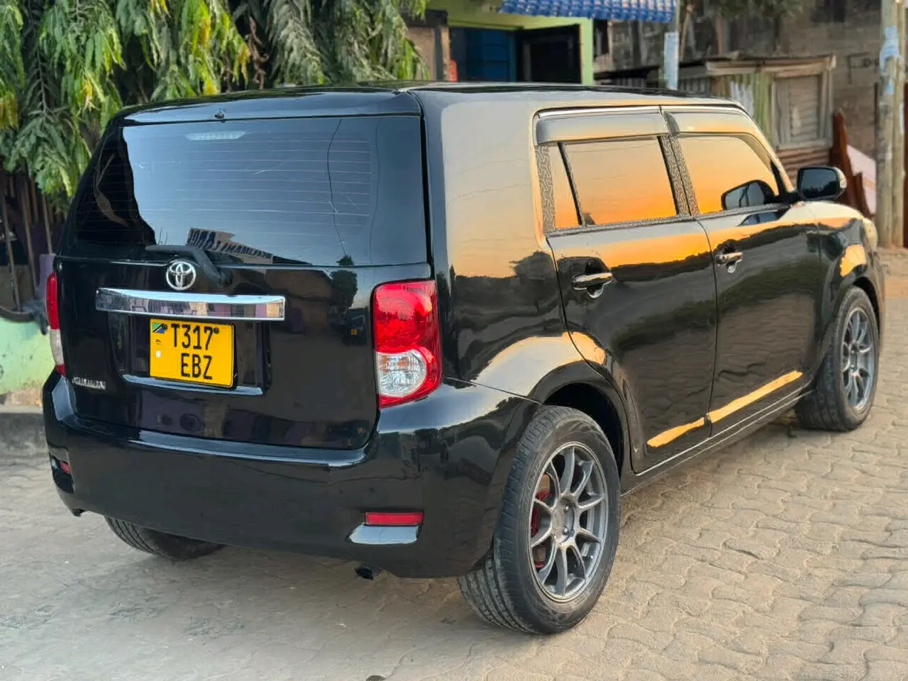 Toyota Rumion - Black thumbnail 8