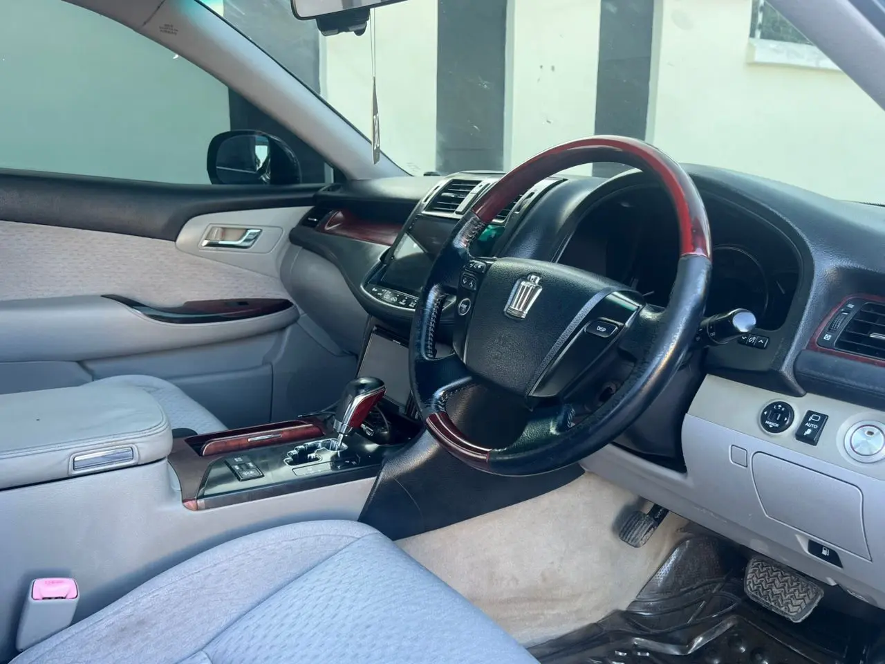 Toyota Crown Athlete 2009 thumbnail 3