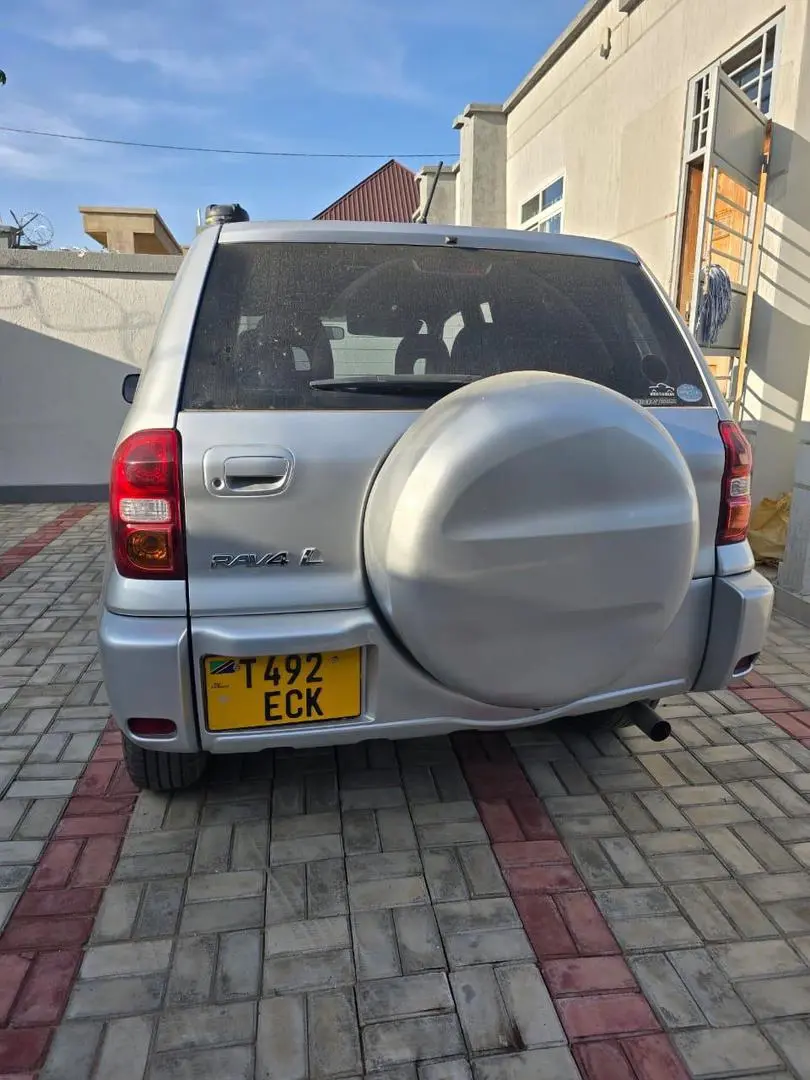 Silver Toyota RAV4 for Sale thumbnail 3
