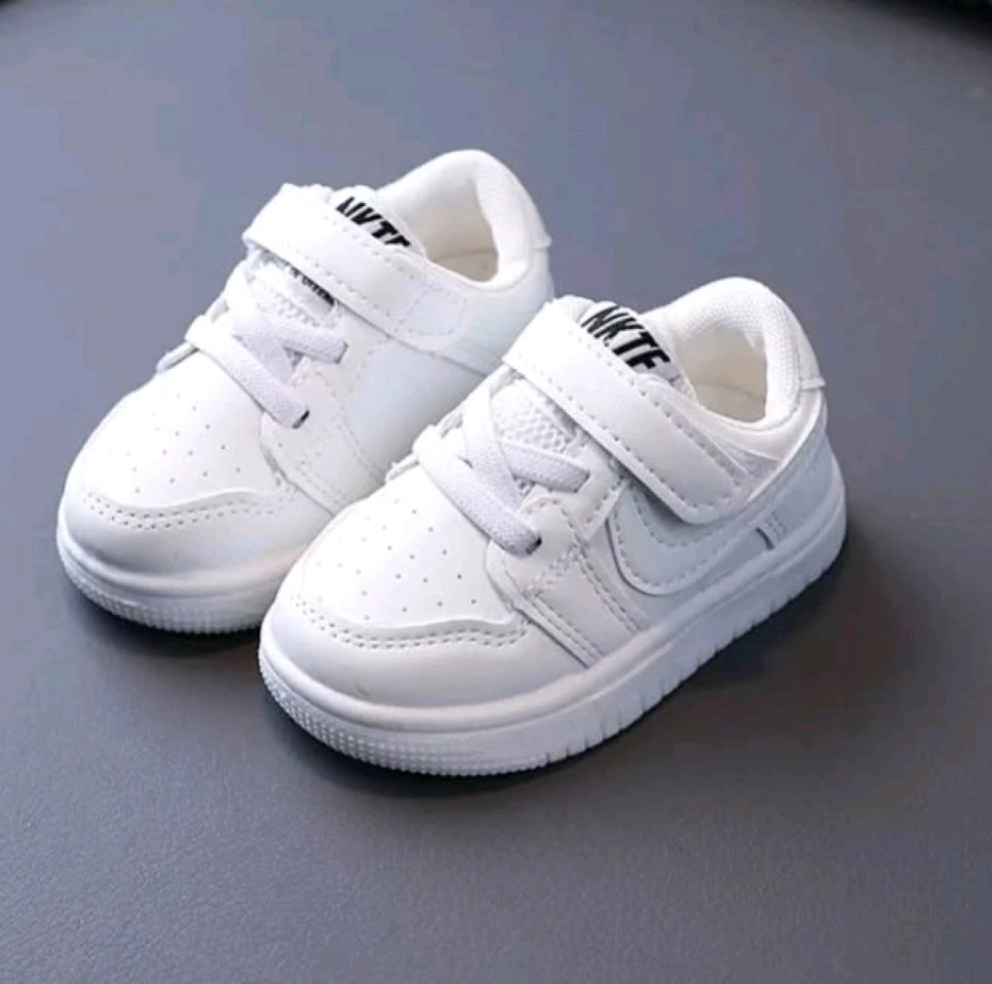 Kid's Black and White Toddler Sneakers thumbnail 4