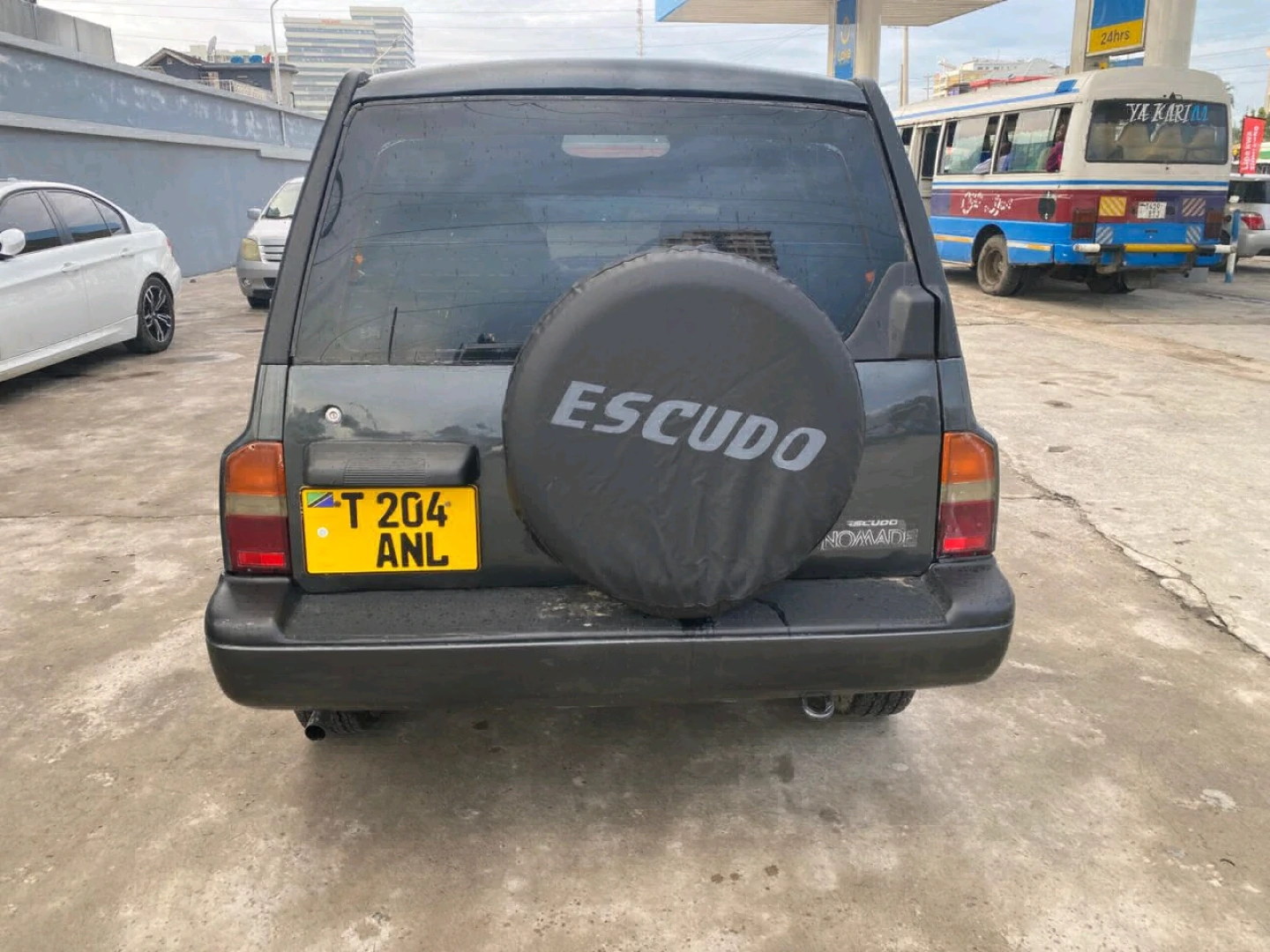 Suzuki Escudo SUV 1997 Automatic thumbnail 3