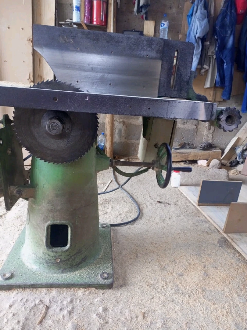 Heavy Duty German Wood Cutting Machine (26 inch)