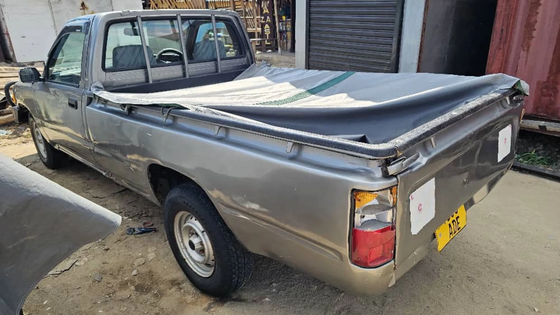 Toyota Hilux Pickup Truck (Petrol) thumbnail 3