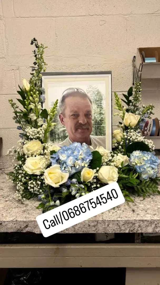 Funeral Wreath Flowers - Namanga thumbnail 2