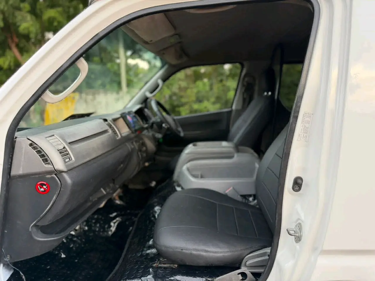 Toyota Hiace Quantum 2010 thumbnail 8