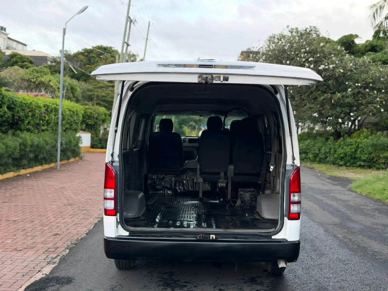Toyota Hiace Quantum 2010 thumbnail 9