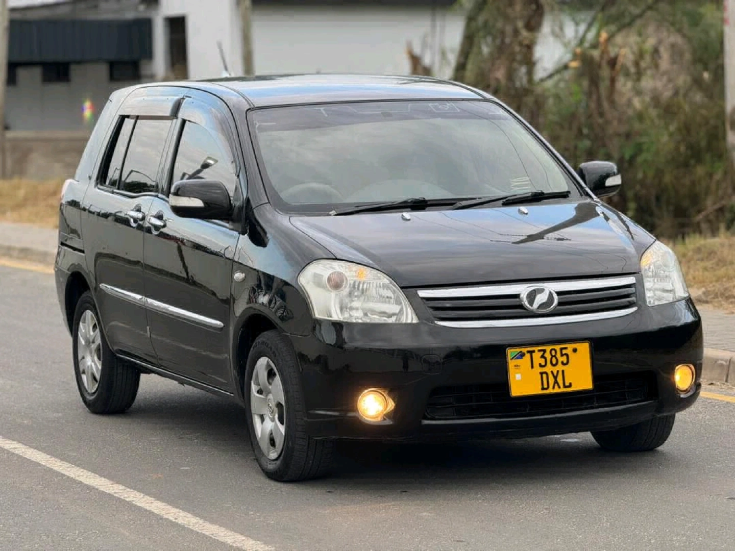 Toyota Raum 2011 Mini-Van 1490cc thumbnail 3