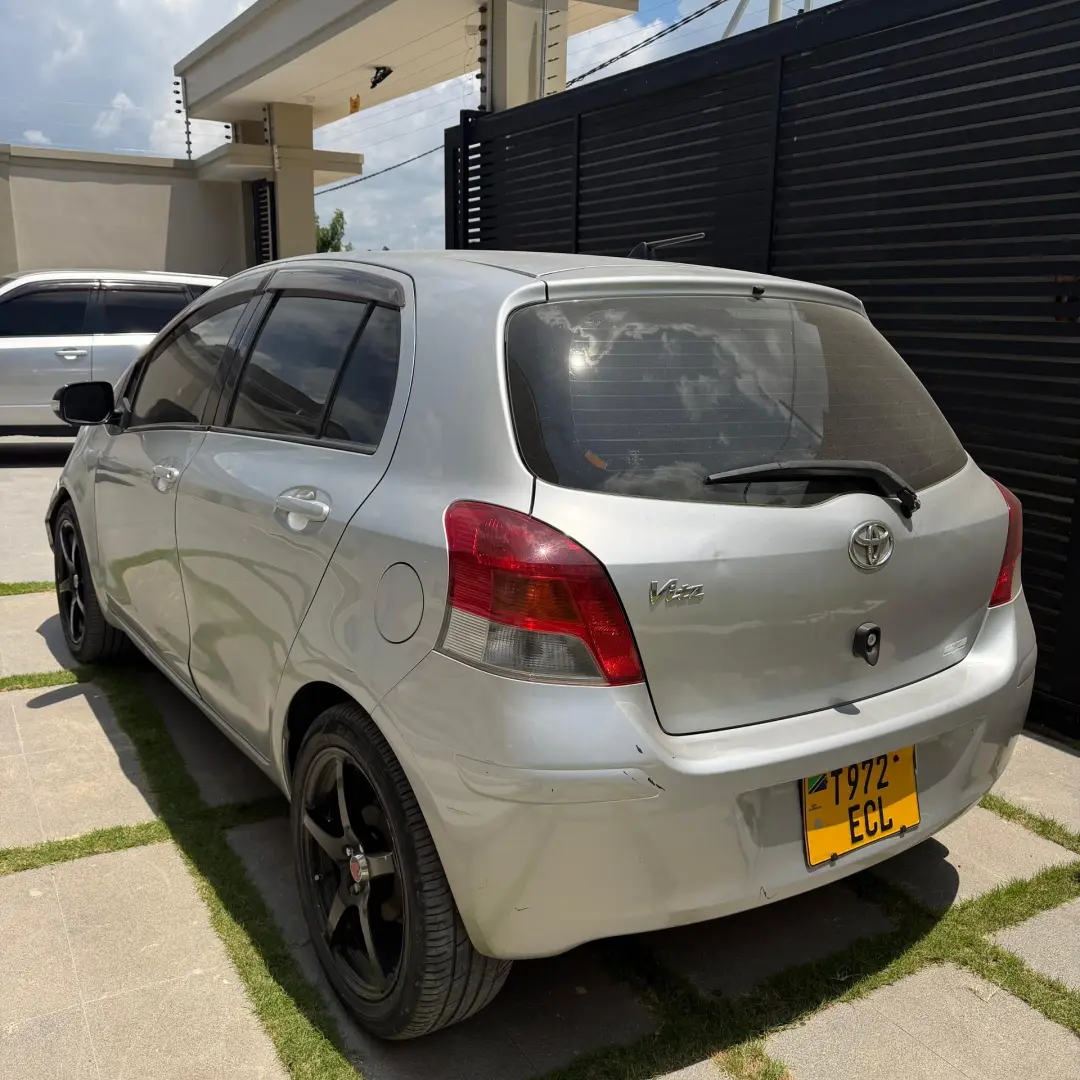 Toyota Vitz 2009 thumbnail 3