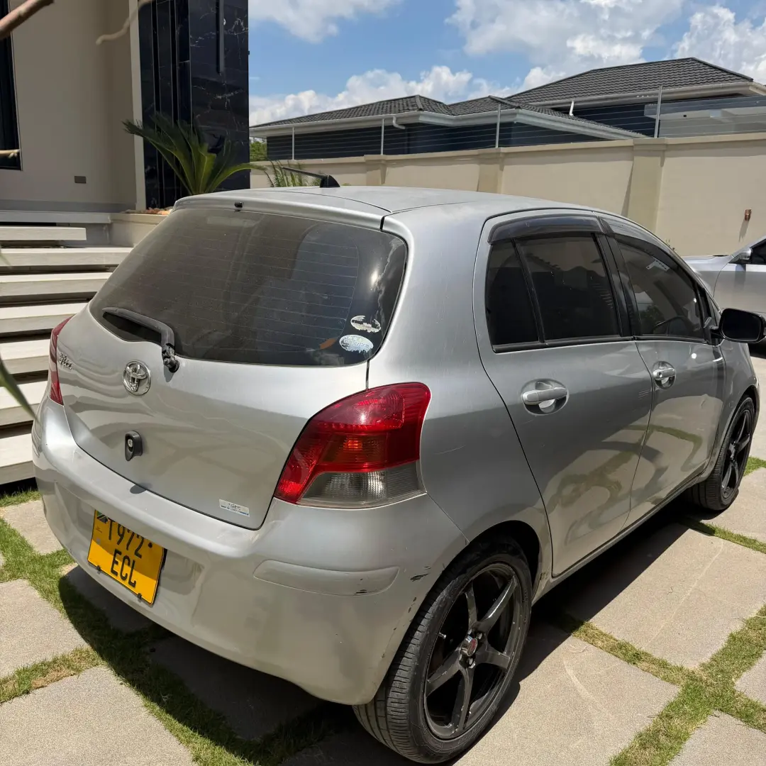 Toyota Vitz 2009 thumbnail 4