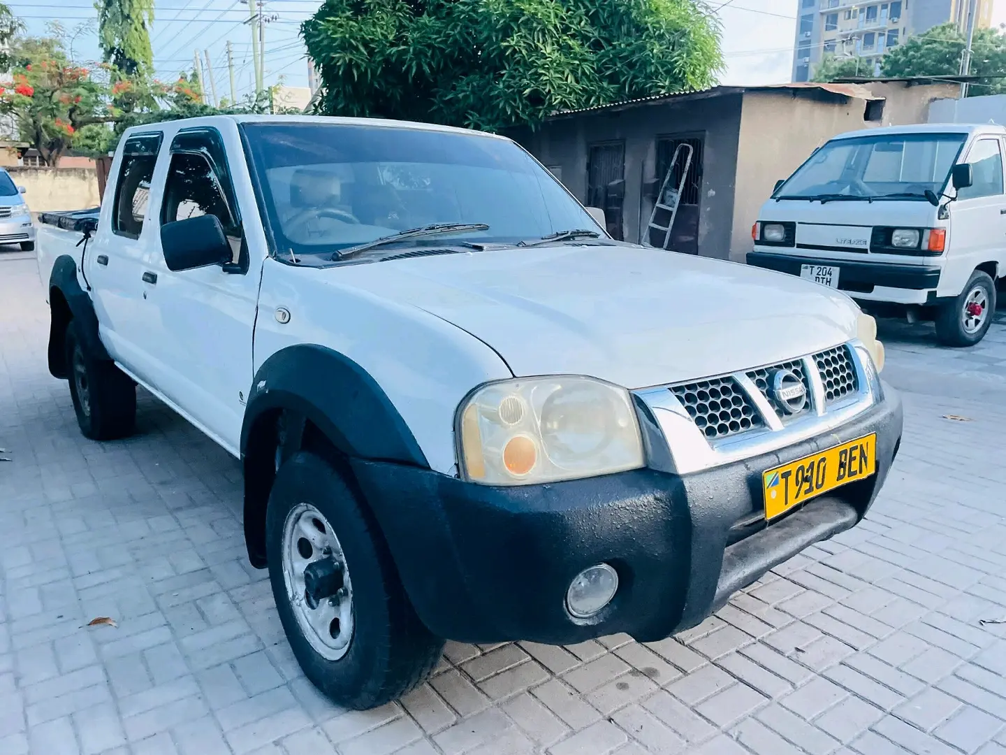 Nissan Hardbody Pickup Truck 2010 (Qd32) thumbnail 2