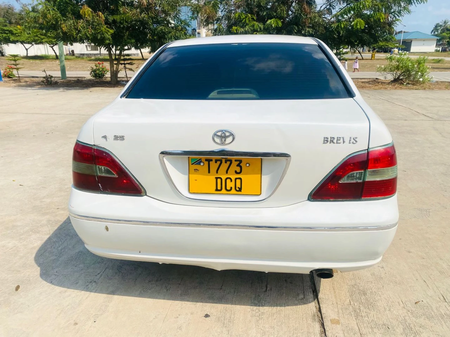 Toyota Brevis 2003, 1JZ Engine, Full AC, Delivery Available thumbnail 3
