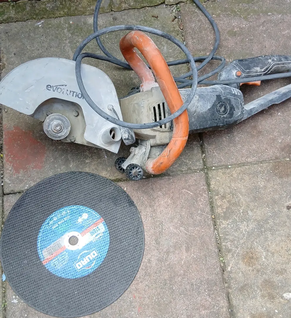 Evolution Disc Cutter Concrete Saw